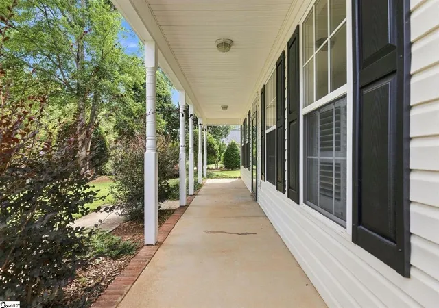 Photo 3 of Single family home for sale at 428 Ashley Oaks Dr, Moore, SC 29369 | MLS# SPN340282 | Listing updated on 2026-08-26