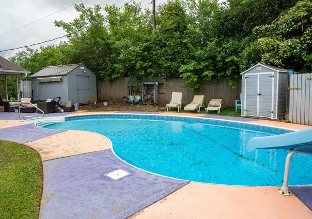 Photo 2 of Sale Pending at 102 N Lanford Rd, Spartanburg, SC 29301 | MLS# SPN340308 | Listing updated on 2026-10-15