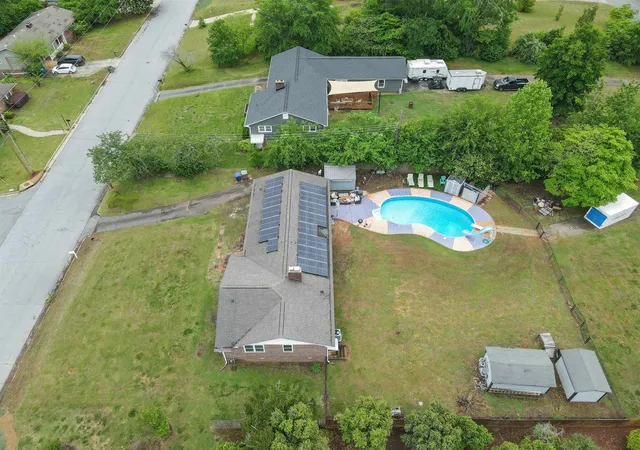 Photo 3 of Sale Pending at 102 N Lanford Rd, Spartanburg, SC 29301 | MLS# SPN340308 | Listing updated on 2026-10-15