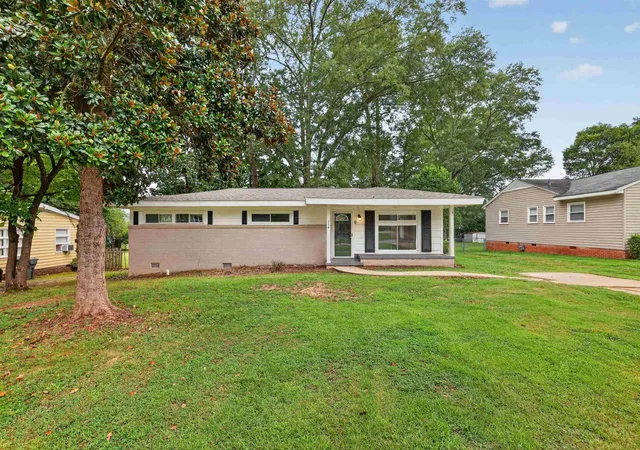 Photo 3 of Sale Pending at 114 1st Avenue, Spartanburg, SC 29302 | MLS# SPN340360 | Listing updated on 2026-10-02