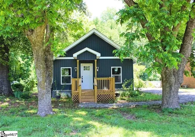 1st image of 1208 W Main St, Laurens, SC 29360 | MLS# SPN340377