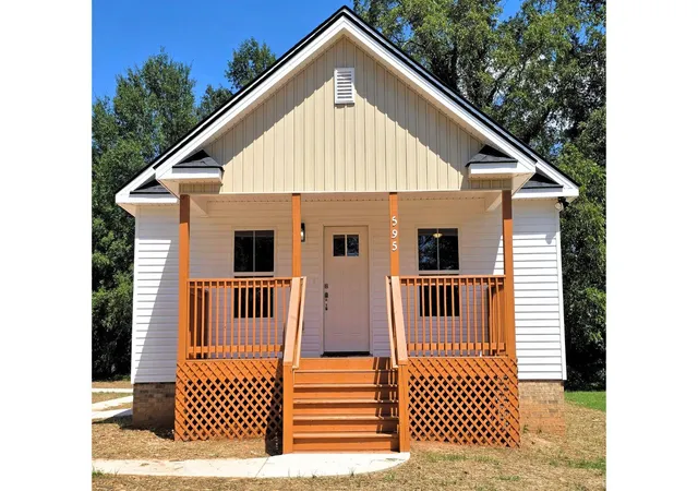Photo 1 of Sale Pending at 595 Vernon St, Spartanburg, SC 29303 | MLS# SPN340457 | Listing updated on 2026-10-02