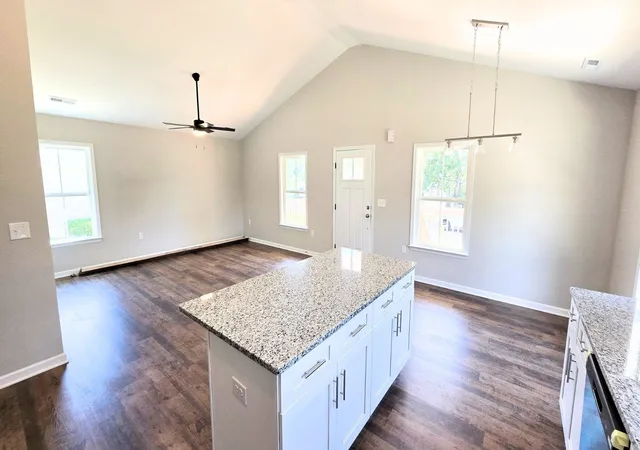Photo 4 of Sale Pending at 595 Vernon St, Spartanburg, SC 29303 | MLS# SPN340457 | Listing updated on 2026-10-02