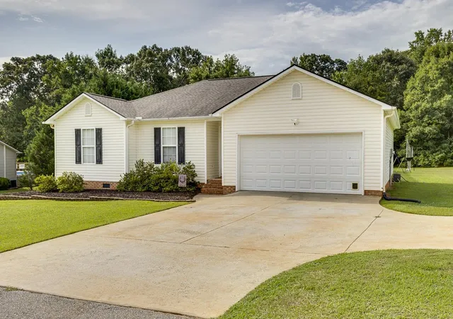 2nd image of 8 Shady Pines Ct, Fountain Inn, SC 29644 | MLS# SPN340495