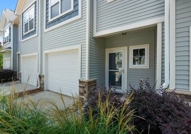 Photo 3 of Townhouse for sale at 10 Harvest Bell Ln, Taylors, SC 29687 | MLS# SPN340511 | Listing updated on 2026-08-14