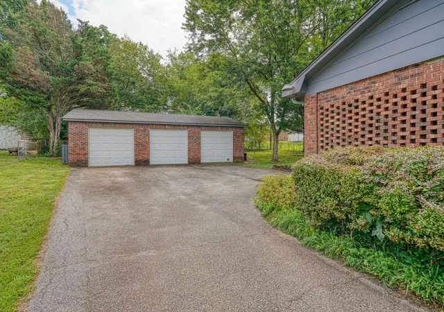 Photo 2 of Single family home for sale at 902 Vannessa Dr, Boiling Springs, SC 29316 | MLS# SPN340556 | Listing updated on 2026-10-03