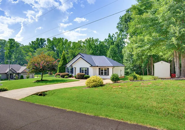 Photo 3 of Single family home for sale at 101 Valleydale Ct, Inman, SC 29349 | MLS# SPN340559 | Listing updated on 2026-09-23