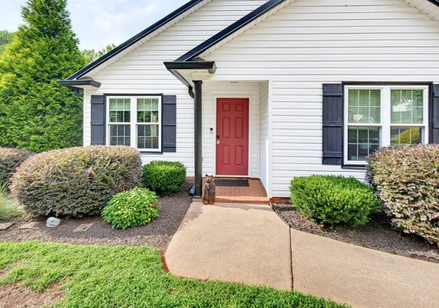 Photo 3 of Single family home for sale at 101 Valleydale Ct, Inman, SC 29349 | MLS# SPN340559 | Listing updated on 2026-09-23