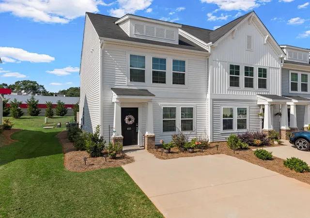 Photo 2 of Sale Pending at 651 Blossom Run Dr, Spartanburg, SC 29307 | MLS# SPN340568 | Listing updated on 2026-10-03