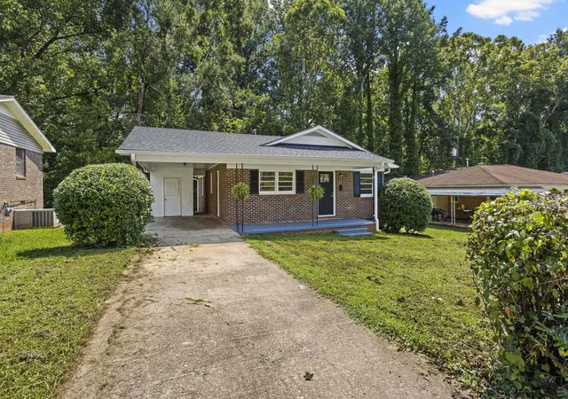 Photo 2 of Single family home for sale at 167 Lincoln Dr, Spartanburg, SC 29306 | MLS# SPN340616 | Listing updated on 2026-09-14