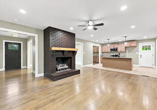 Photo 3 of Single family home for sale at 128 Galaxie Pl, Spartanburg, SC 29307 | MLS# SPN340651 | Listing updated on 2026-10-11