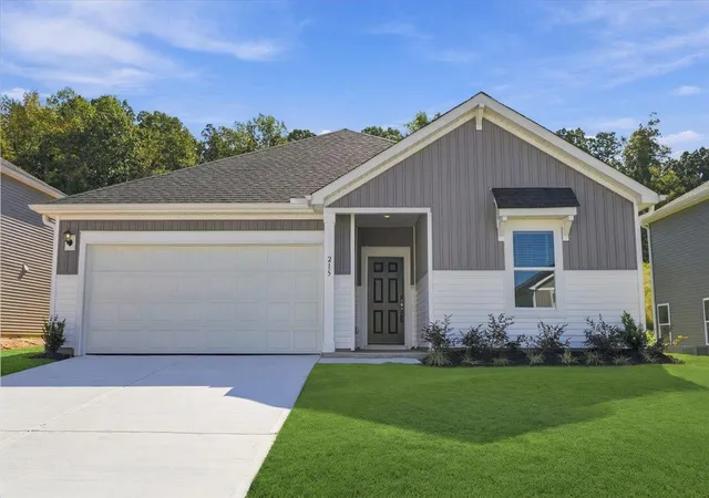 Photo 1 of Single family home for sale at 215 Moretz Pl, Spartanburg, SC 29306 | MLS# SPN340672 | Listing updated on 2026-10-16