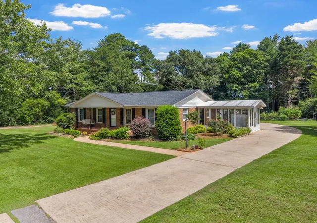 3rd image of 823 Wilkinsville Hwy, Gaffney, SC 29340 | MLS# SPN340685