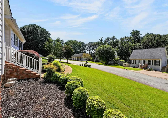 Photo 3 of Single family home for sale at 142 Caroway Ct, Spartanburg, SC 29303 | MLS# SPN340691 | Listing updated on 2026-09-29