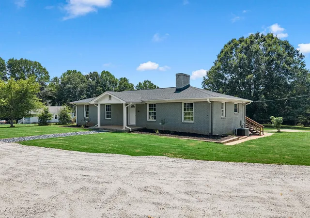 Photo 2 of Single family home for sale at 241 Jordan Crk Rd, Inman, SC 29349 | MLS# SPN340712 | Listing updated on 2026-09-20