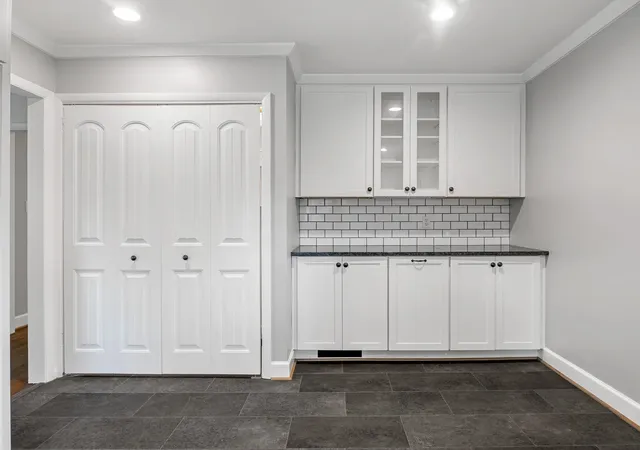 Photo 3 of Sale Pending at 209 Navaho Dr, Spartanburg, SC 29301 | MLS# SPN340725 | Listing updated on 2026-10-17