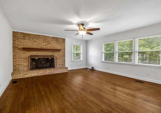 Photo 4 of Sale Pending at 209 Navaho Dr, Spartanburg, SC 29301 | MLS# SPN340725 | Listing updated on 2026-10-17