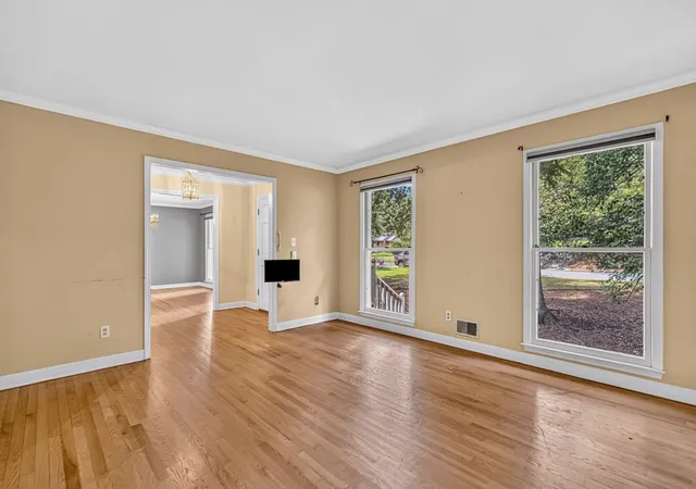 Photo 4 of Single family home for sale at 204 Fernbrook Cir, Spartanburg, SC 29307 | MLS# SPN340773 | Listing updated on 2026-09-13