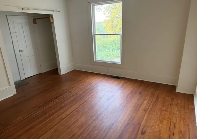 Photo 3 of Single family home for sale at 5 Arkmain St, Spartanburg, SC 29306 | MLS# SPN340781 | Listing updated on 2026-09-05