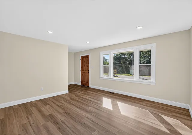 Photo 3 of Single family home for sale at 122 Pacolet Hwy, Gaffney, SC 29340 | MLS# SPN340790 | Listing updated on 2026-09-26