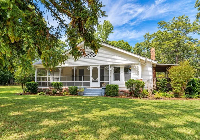 Photo 3 of Single family home for sale at 675 Old Ml Rd, Campobello, SC 29322 | MLS# SPN340800 | Listing updated on 2026-10-07