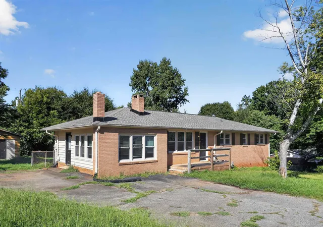 Single family home for sale at 161 Floyd Hts Dr, Spartanburg, SC 29303 | MLS# SPN340832