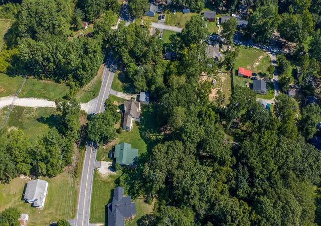 Photo 3 of Single family home for sale at 909 W Georgia Rd, Woodruff, SC 29388 | MLS# SPN340847 | Listing updated on 2026-08-23