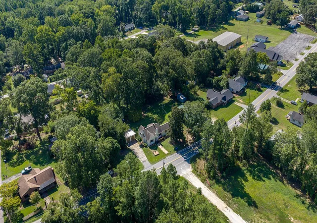 Photo 4 of Single family home for sale at 909 W Georgia Rd, Woodruff, SC 29388 | MLS# SPN340847 | Listing updated on 2026-08-23