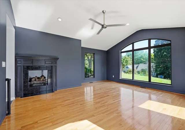 Photo 4 of Single family home for sale at 219 Fairview Dr, Greenville, SC 29609 | MLS# SPN340870 | Listing updated on 2026-09-23