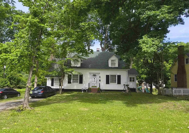 Photo 3 of Single family home for sale at 382 Forest Ave Ave, Spartanburg, SC 29302 | MLS# SPN340953 | Listing updated on 2026-10-06