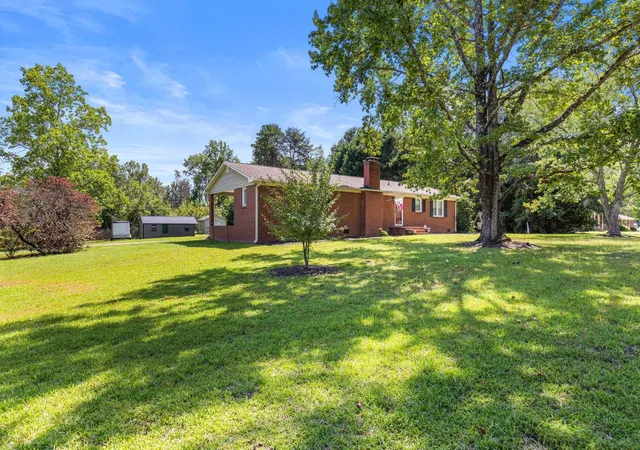Photo 2 of Single family home for sale at 6301 N Pinnacle Dr, Spartanburg, SC 29303 | MLS# SPN340983 | Listing updated on 2026-09-23