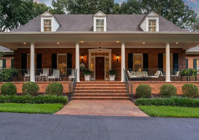 Photo 3 of Mansion for sale at 221 Swansea Rd, Spartanburg, SC 29307 | MLS# SPN340985 | Listing updated on 2026-08-28