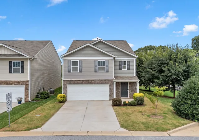 Photo 2 of Single family home for sale at 1008 Summerlin Trl, Duncan, SC 29334 | MLS# SPN340994 | Listing updated on 2026-08-29