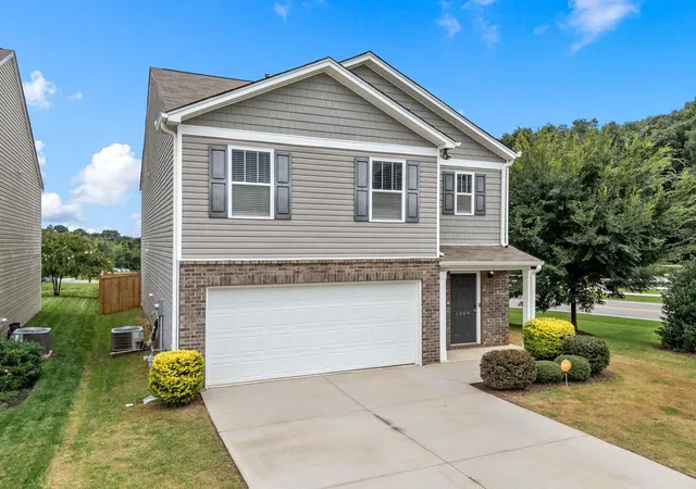 Photo 3 of Single family home for sale at 1008 Summerlin Trl, Duncan, SC 29334 | MLS# SPN340994 | Listing updated on 2026-08-29