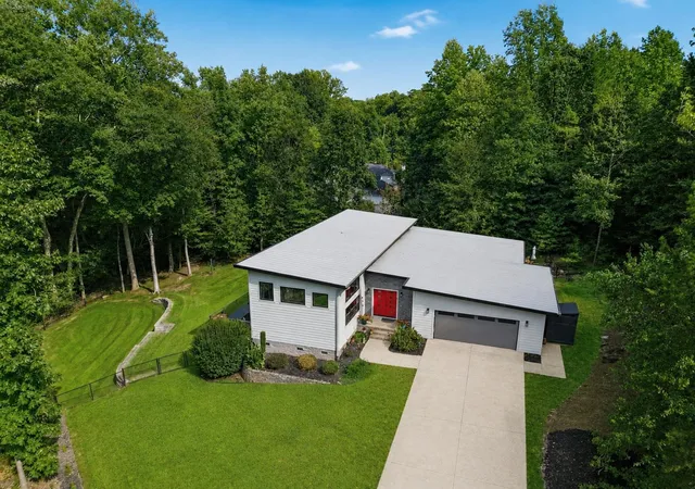 Photo 2 of Single family home for sale at 3 Bagwell Pl, Spartanburg, SC 29302 | MLS# SPN340999 | Listing updated on 2026-08-31