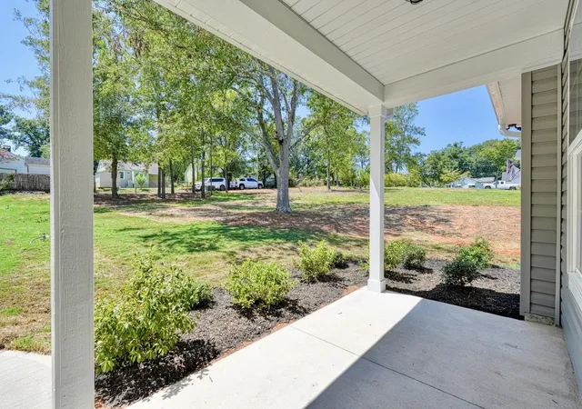 Photo 2 of Single family home for sale at 374 E Boundary Dr, Spartanburg, SC 29303 | MLS# SPN341000 | Listing updated on 2026-08-29