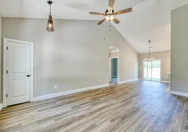 Photo 5 of Single family home for sale at 366 E Boundary Dr, Spartanburg, SC 29303 | MLS# SPN341003 | Listing updated on 2026-08-29