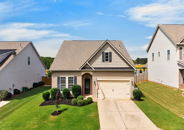 Photo 2 of Single family home for sale at 380 Meadowpark Ln, Duncan, SC 29334 | MLS# SPN341032 | Listing updated on 2026-08-29