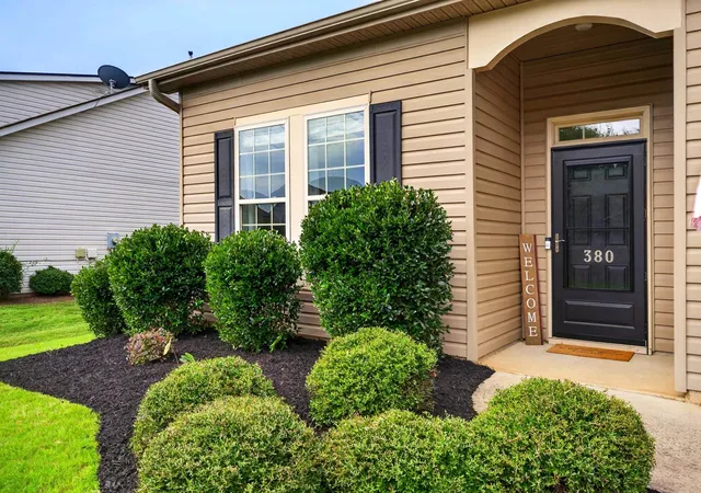 Photo 5 of Single family home for sale at 380 Meadowpark Ln, Duncan, SC 29334 | MLS# SPN341032 | Listing updated on 2026-08-29