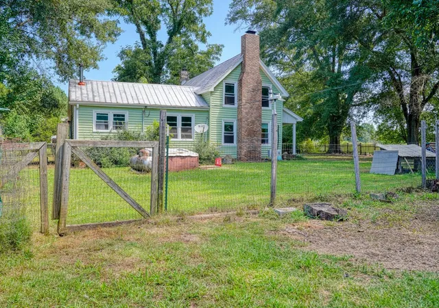 Photo 3 of Single family home for sale at 200 Lowe Ln, Inman, SC 29349 | MLS# SPN341049 | Listing updated on 2026-09-22