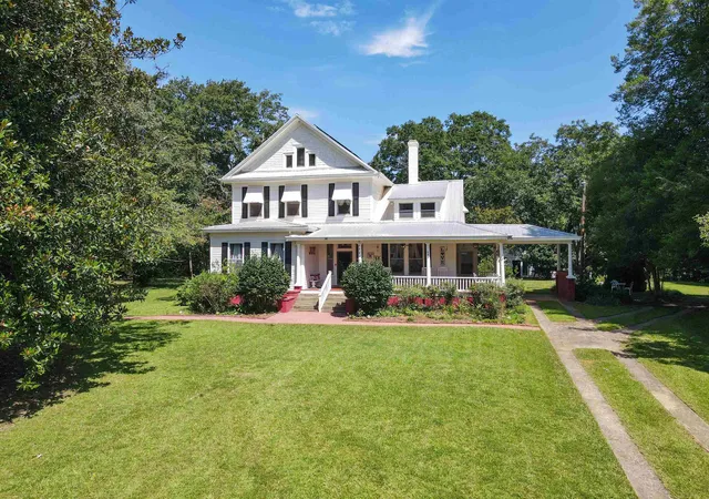 Photo 1 of Single family home for sale at 695 Main St, Wellford, SC 29385 | MLS# SPN341051 | Listing updated on 2026-08-29