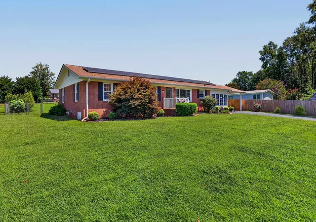 Photo 2 of Single family home for sale at 231 Overhill Dr, Duncan, SC 29334 | MLS# SPN341064 | Listing updated on 2026-08-30