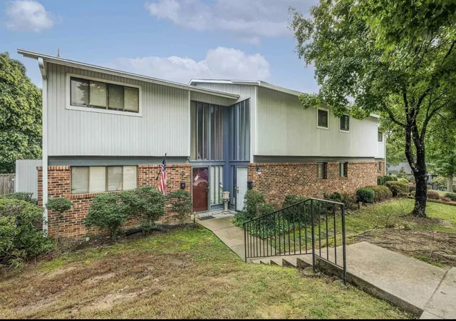 Photo 1 of Townhouse for sale at 14 Briargate Pl, Greenville, SC 29615 | MLS# SPN341068 | Listing updated on 2026-09-30