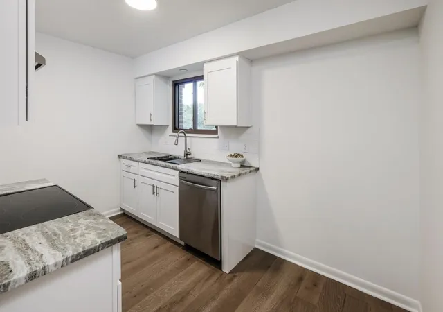 Photo 4 of Townhouse for sale at 14 Briargate Pl, Greenville, SC 29615 | MLS# SPN341068 | Listing updated on 2026-09-30