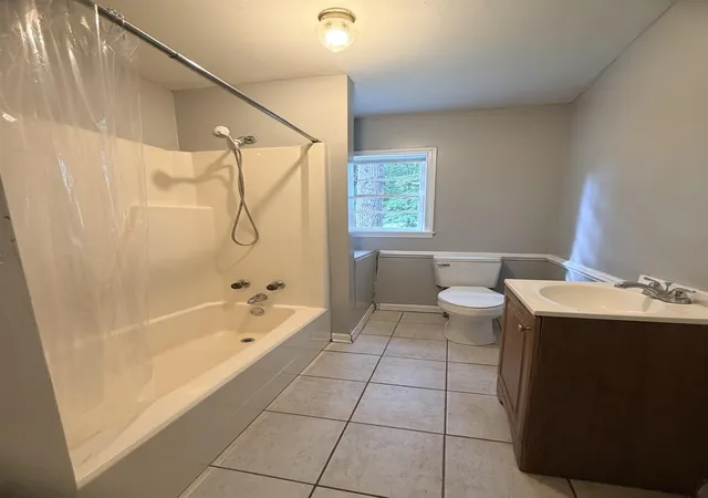 Photo 4 of Sale Pending at 327 Zimmerman Lake Rd, Spartanburg, SC 29306 | MLS# SPN341091 | Listing updated on 2026-09-22