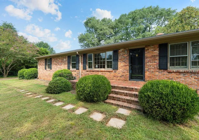 Photo 3 of Single family home for sale at 105 Thunderbird Pl, Spartanburg, SC 29307 | MLS# SPN341092 | Listing updated on 2026-10-08