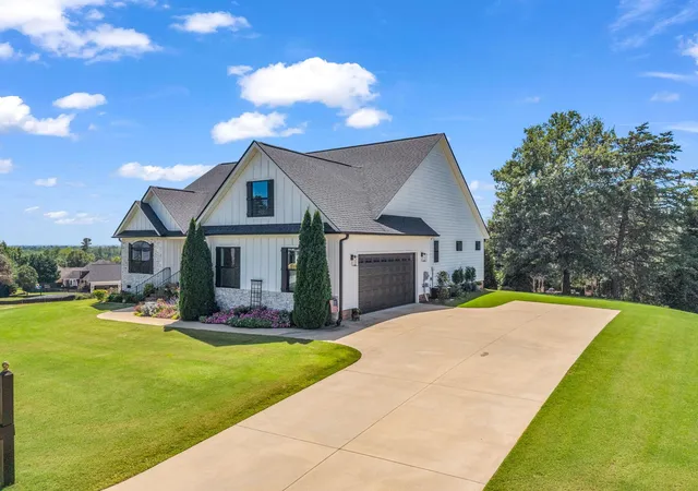 Photo 4 of Single family home for sale at 718 Tinsberry Ln Ln, Inman, SC 29349 | MLS# SPN341094 | Listing updated on 2026-10-01