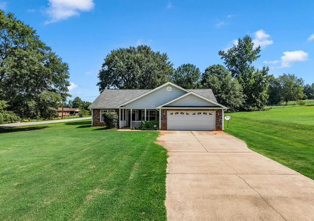 Photo 1 of Single family home for sale at 207 Gibbs Rd, Wellford, SC 29385 | MLS# SPN341120 | Listing updated on 2026-09-03