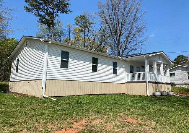 Photo 3 of Manufactured home for sale at 521 Park St, Inman, SC 29349 | MLS# SPN341124 | Listing updated on 2026-08-30