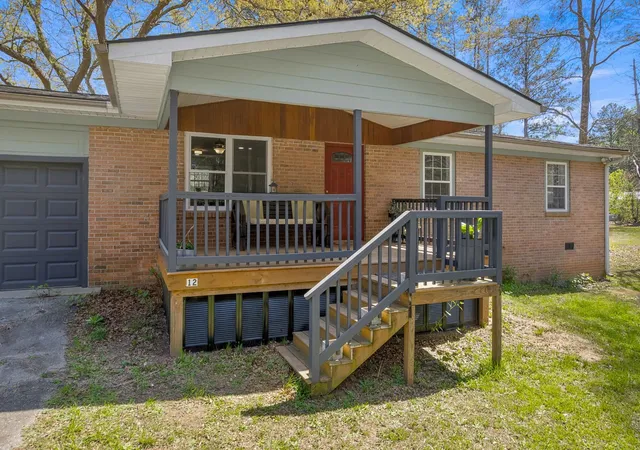 Photo 2 of Sale Pending at 12 Heritage Ct, Spartanburg, SC 29307 | MLS# SPN341139 | Listing updated on 2026-09-01